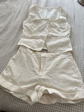 Le Lis collection Women's Cream High-Waist Rolled-Hem Shorts sets